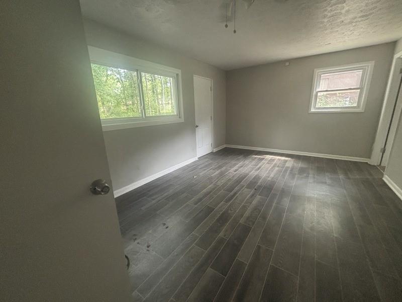 220 Hurst Point Property Photo 13