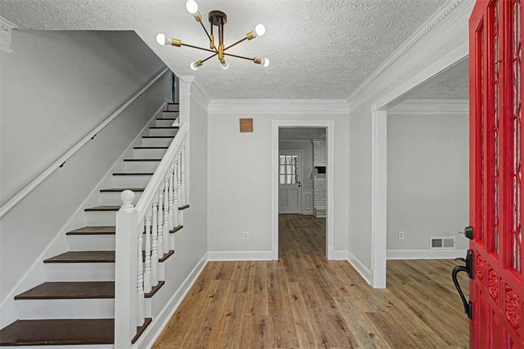 3947 Camrose Place Property Photo 8