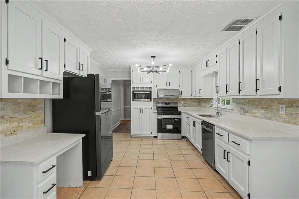 3947 Camrose Place Property Photo 26