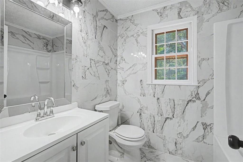 3947 Camrose Place Property Photo 28