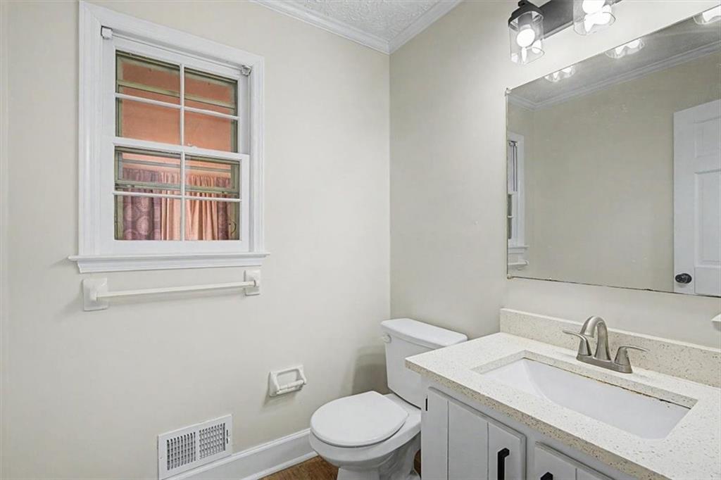 3947 Camrose Place Property Photo 37