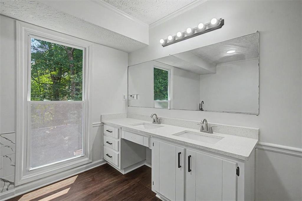 3947 Camrose Place Property Photo 40