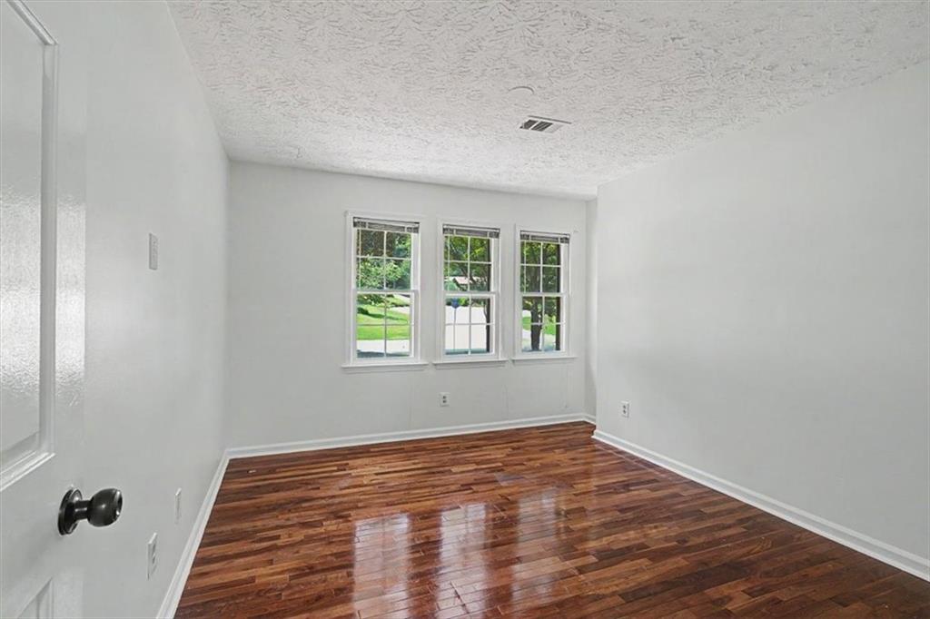 3947 Camrose Place Property Photo 49