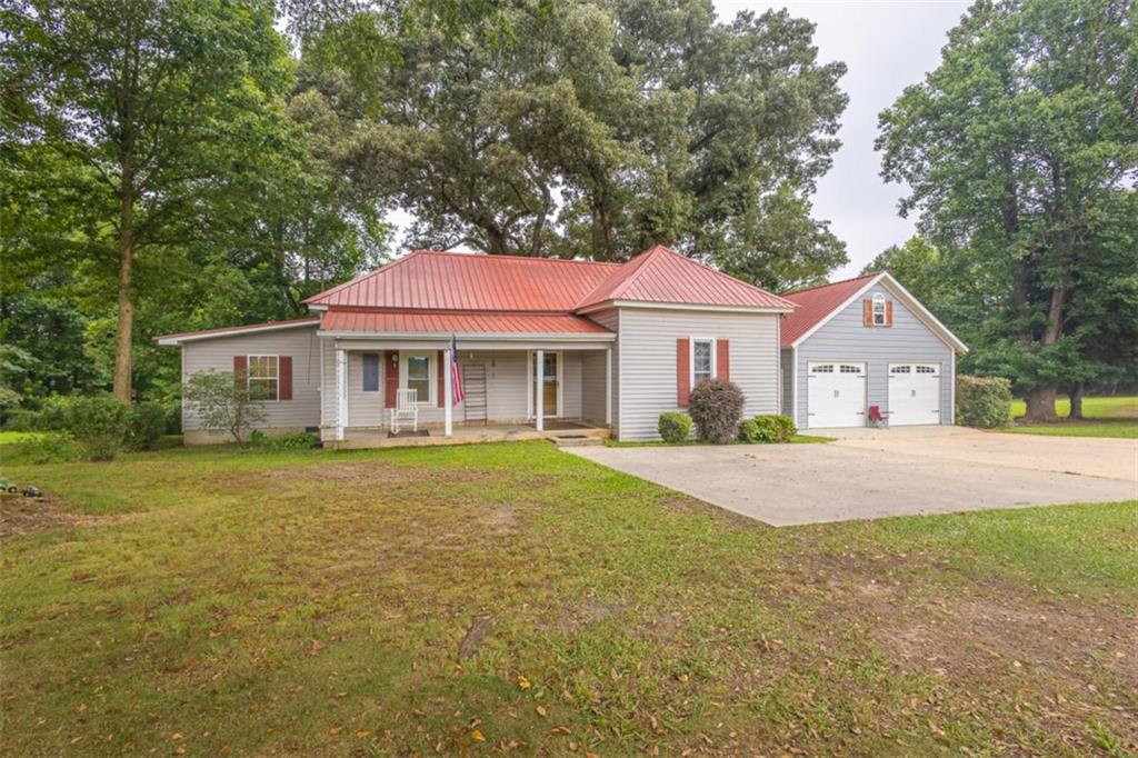 1953 Tyus Carrollton Road Property Photo 1