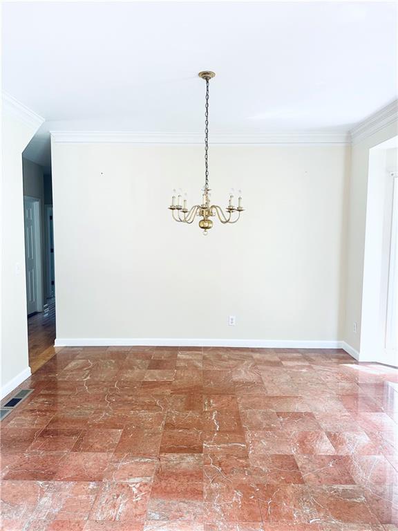 811 Valley Drive Property Photo 3