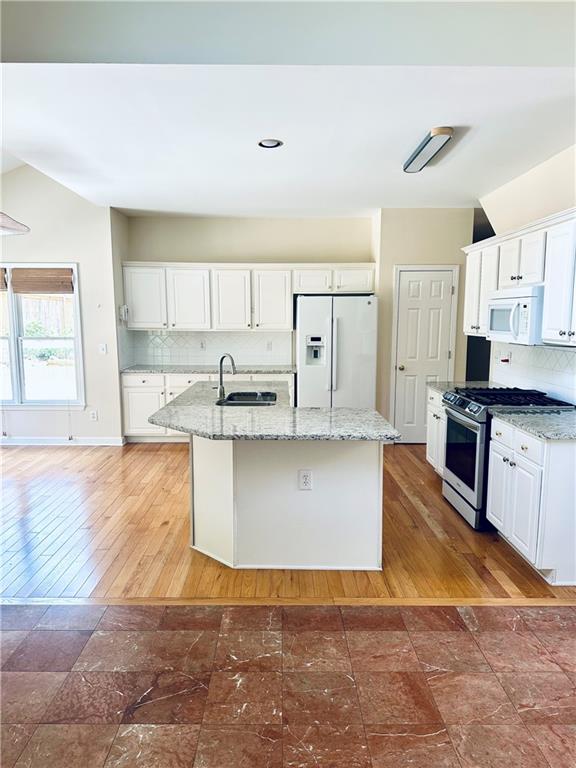 811 Valley Drive Property Photo 6