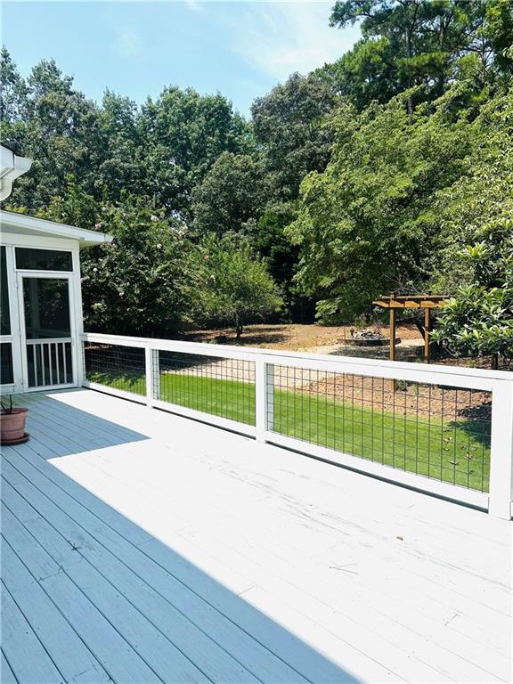 811 Valley Drive Property Photo 23