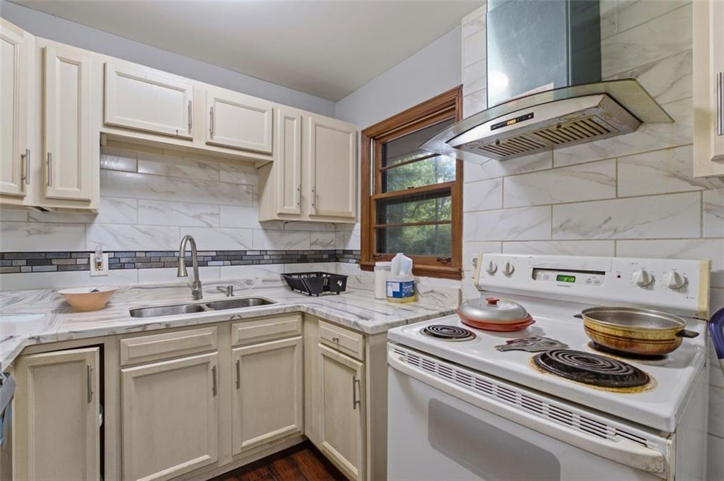 4642 Bartlett Road Property Photo 11