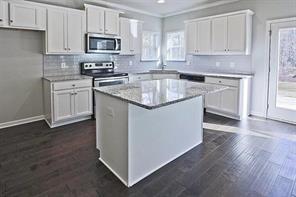 1406 Weeping Tree Drive Property Photo 9