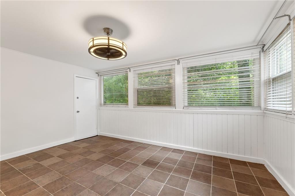 167 Maribeau Square Nw Property Photo 5
