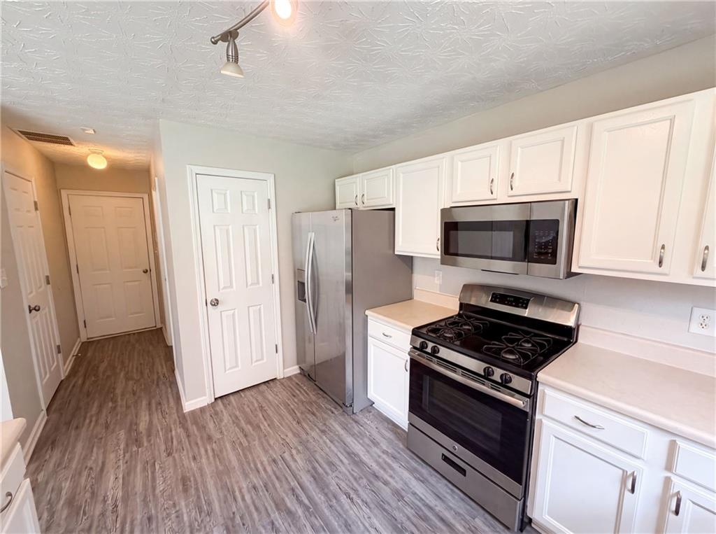 4636 Pine Acre Circle Property Photo 7