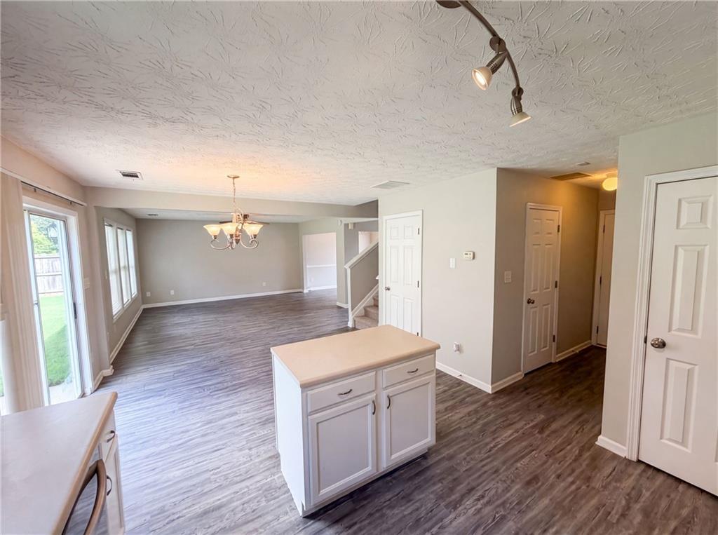 4636 Pine Acre Circle Property Photo 8