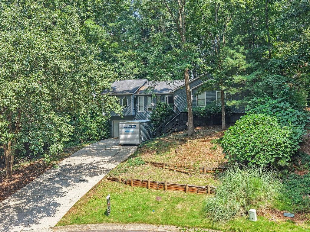2721 Pine Cone Lane Property Photo 2