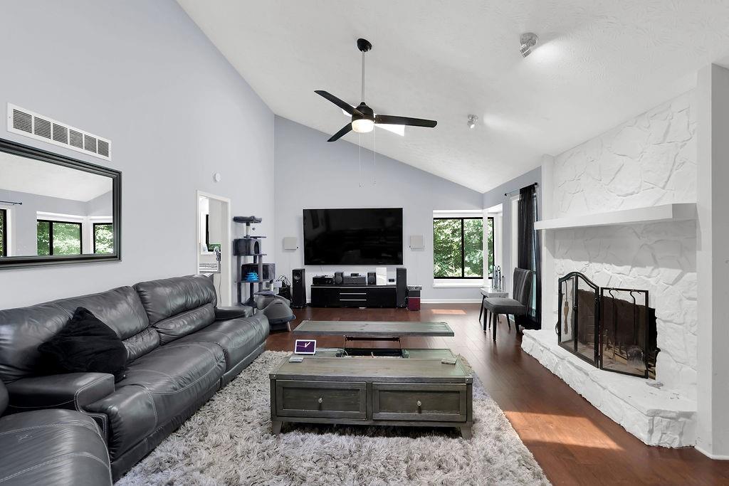 2721 Pine Cone Lane Property Photo 6