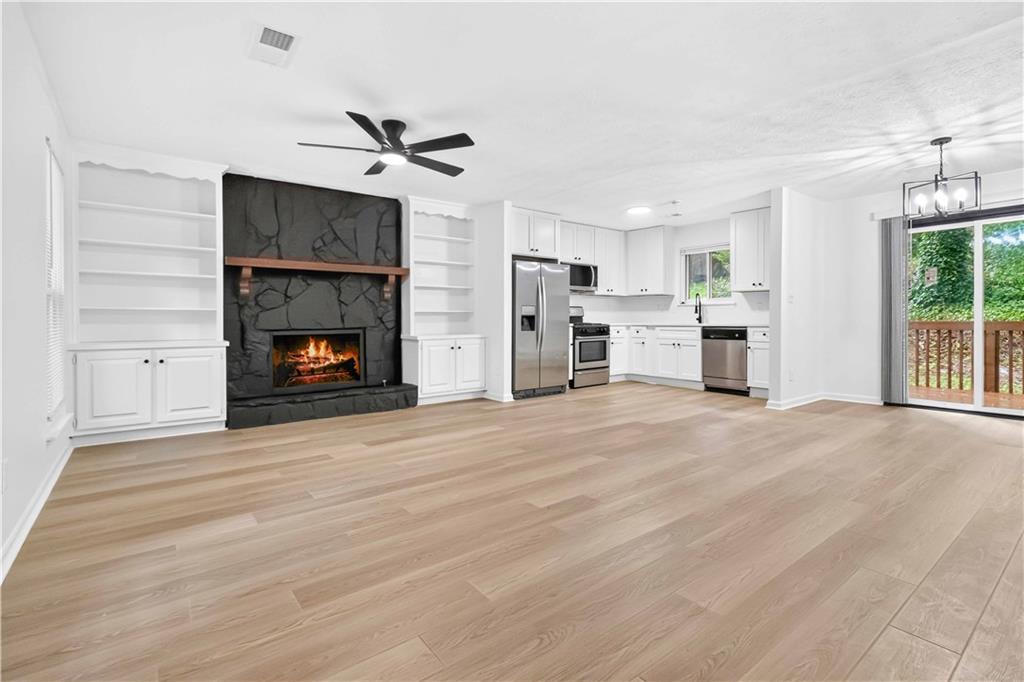 3292 Mixon Way Property Photo 5