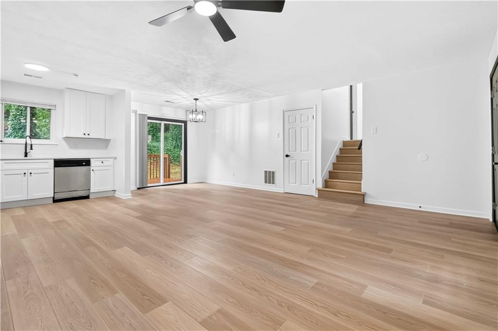 3292 Mixon Way Property Photo 6