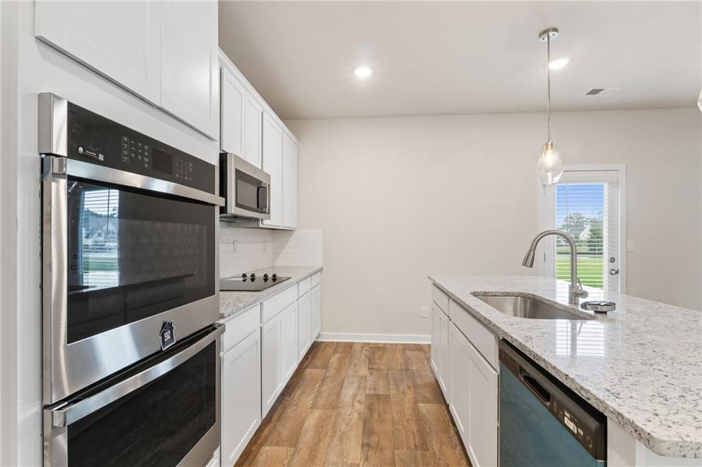 719 Coneflower Way Property Photo 8