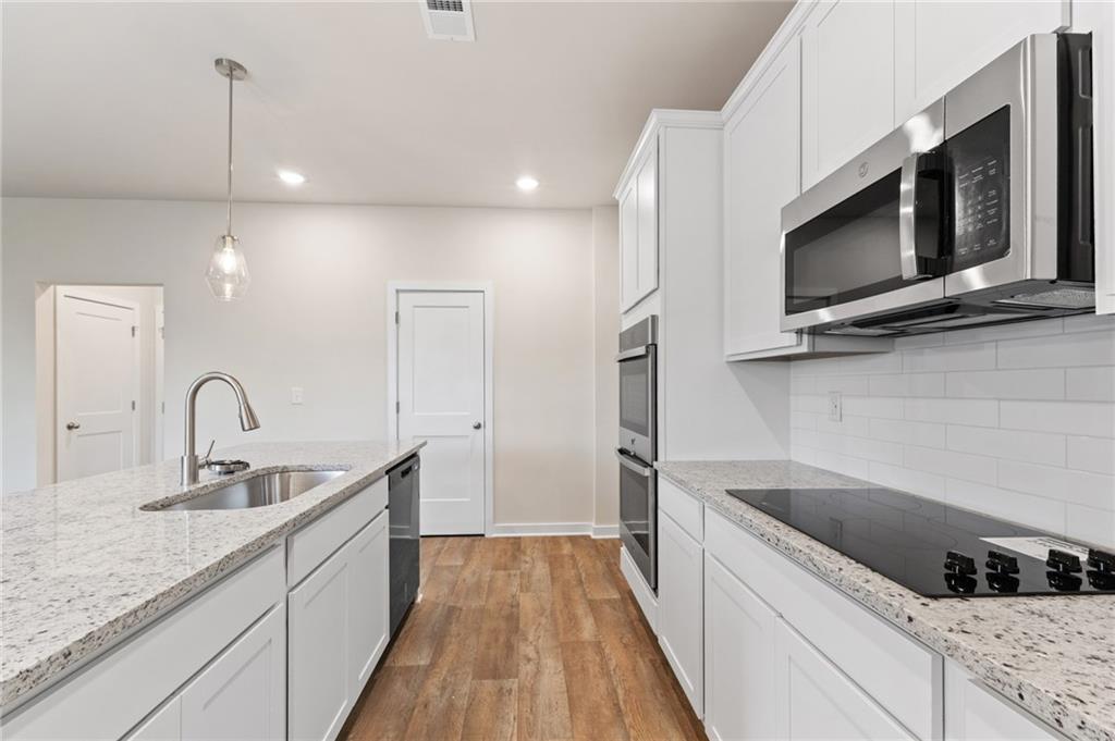 719 Coneflower Way Property Photo 9