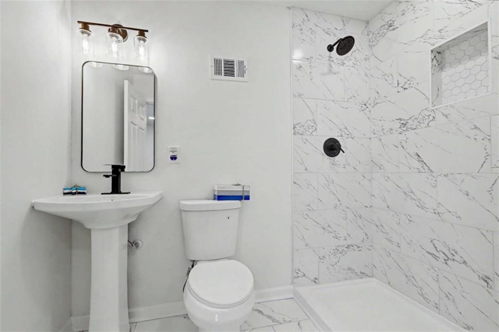 7230 Connell Road Property Photo 15