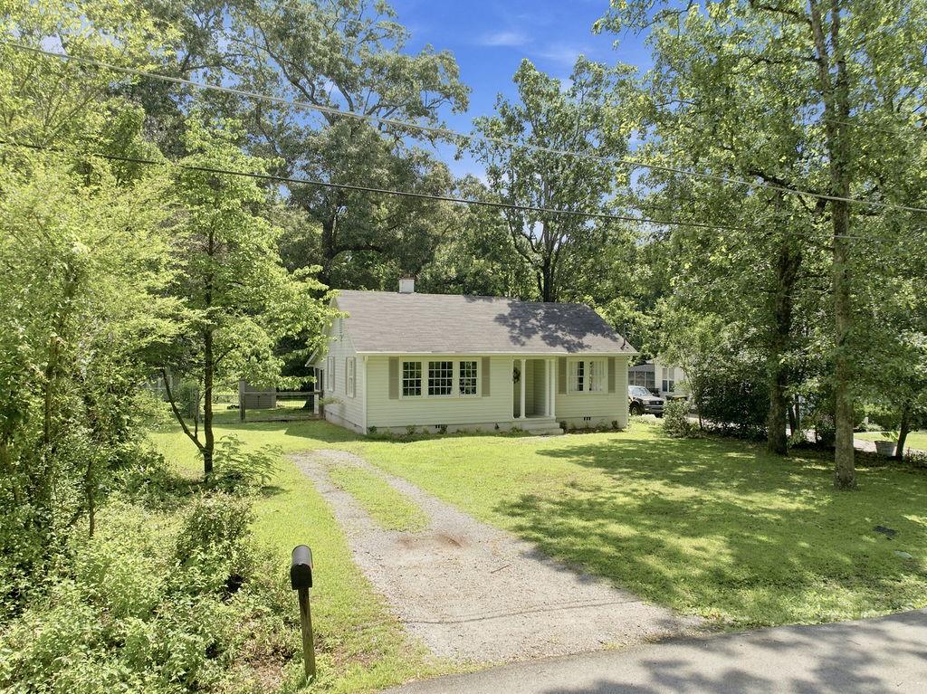 608 Briarwood Circle Property Photo 3