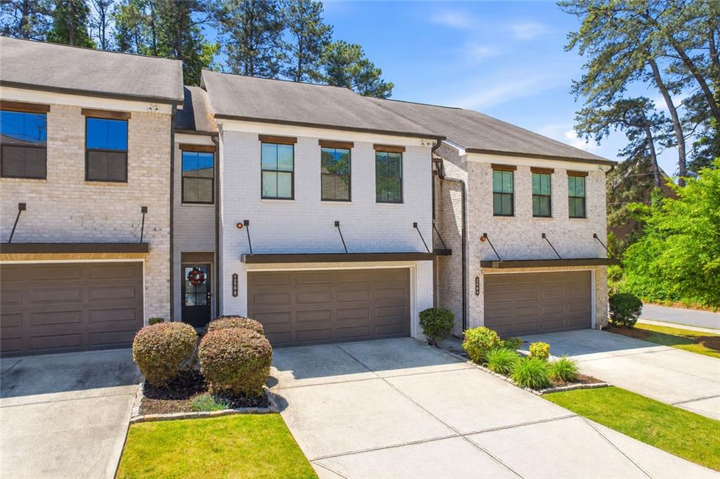 1004 Rohner Way Property Photo 1