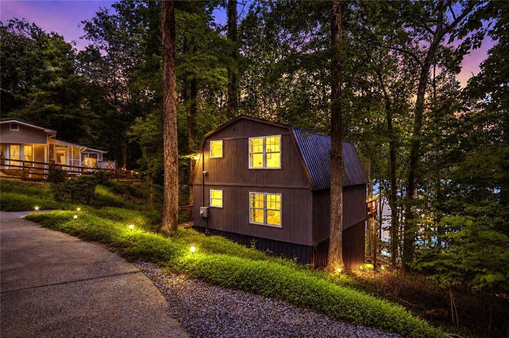 6995 Lakeside Place Property Photo 1