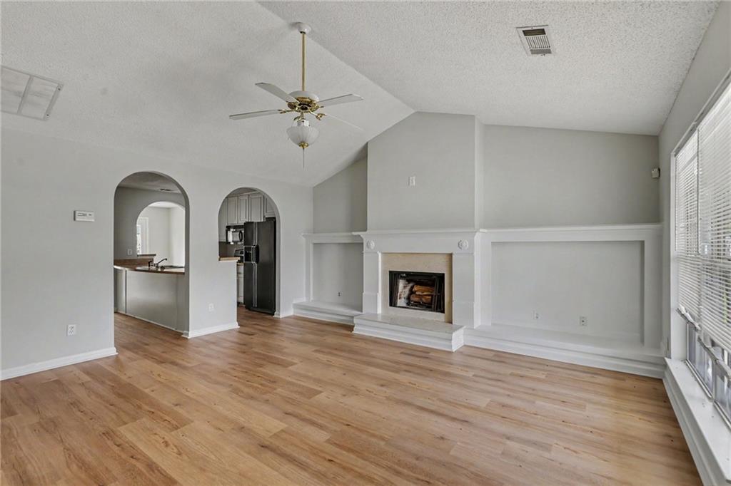 9009 Highland Pass Property Photo 5