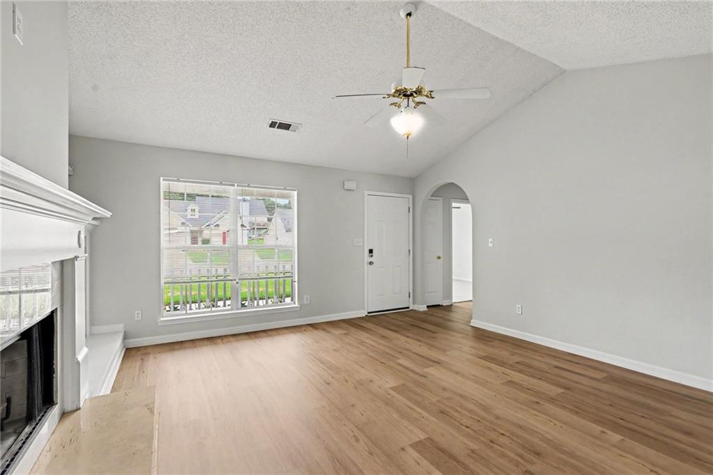 9009 Highland Pass Property Photo 6