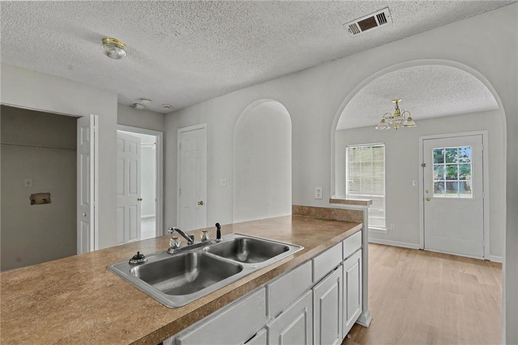 9009 Highland Pass Property Photo 13