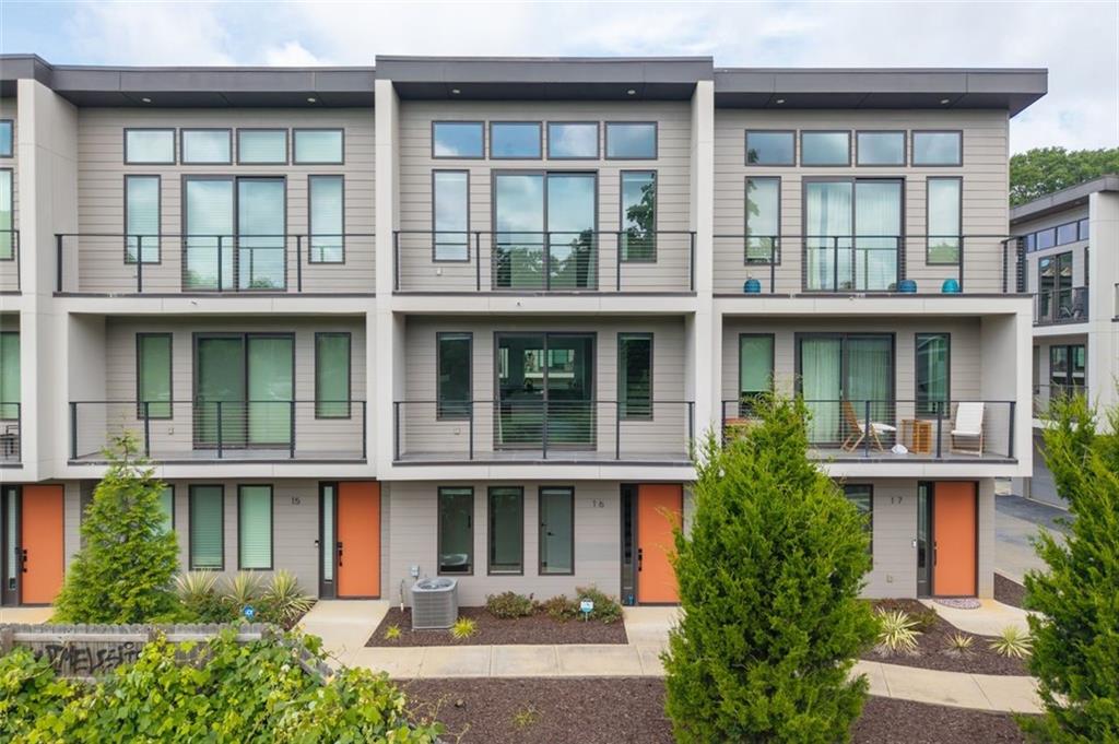 1300 Memorial Drive SE Unit 16