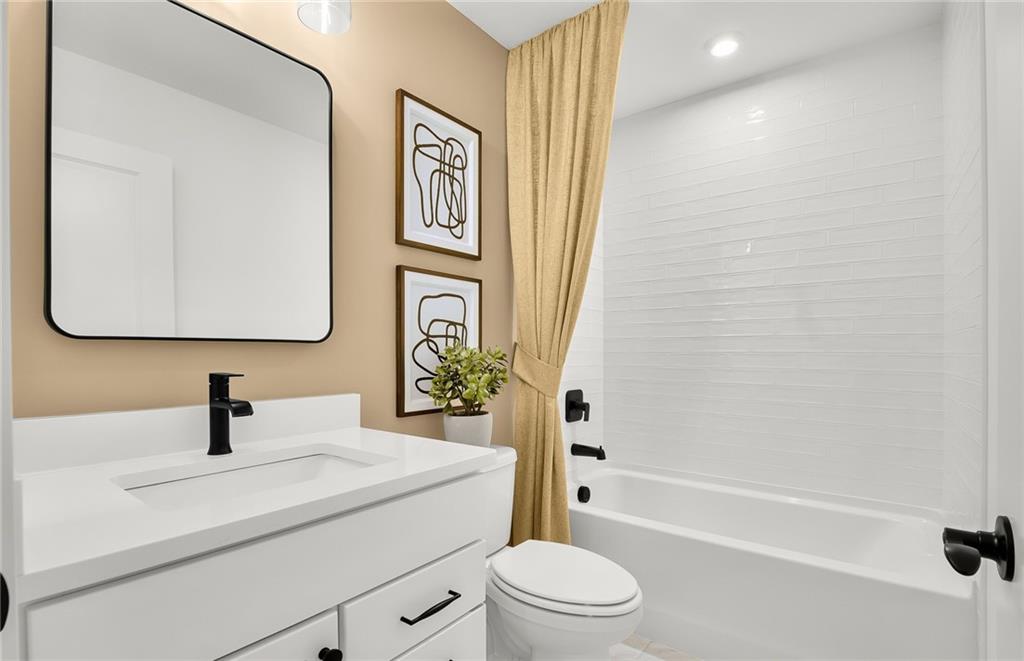 4885 Rosarian Drive Property Photo 17