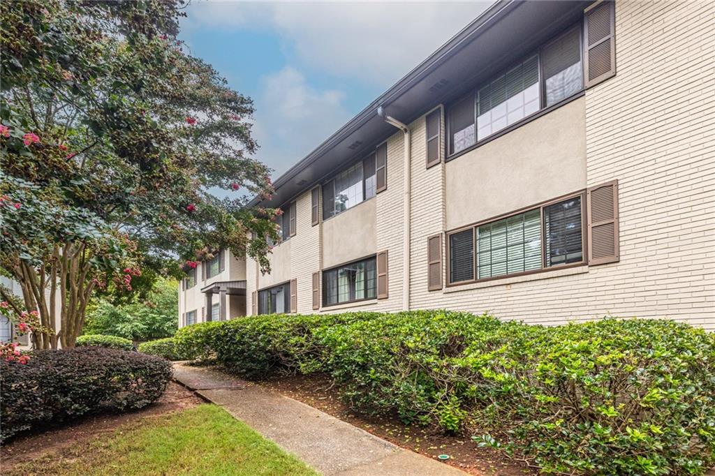 410 Candler Park Drive Ne Unit C-6 Property Photo 1