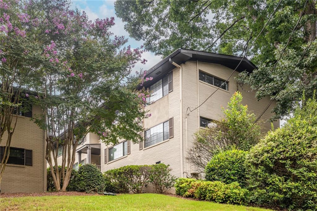 410 Candler Park Drive Ne Unit C-6 Property Photo 2