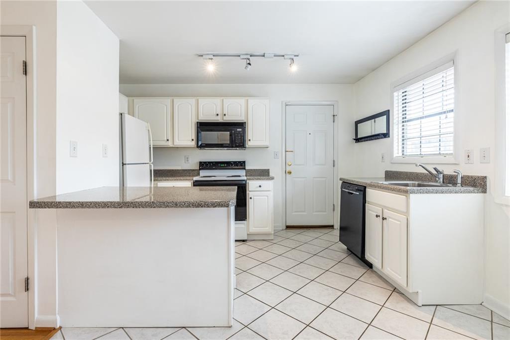 410 Candler Park Drive Ne Unit C-6 Property Photo 7