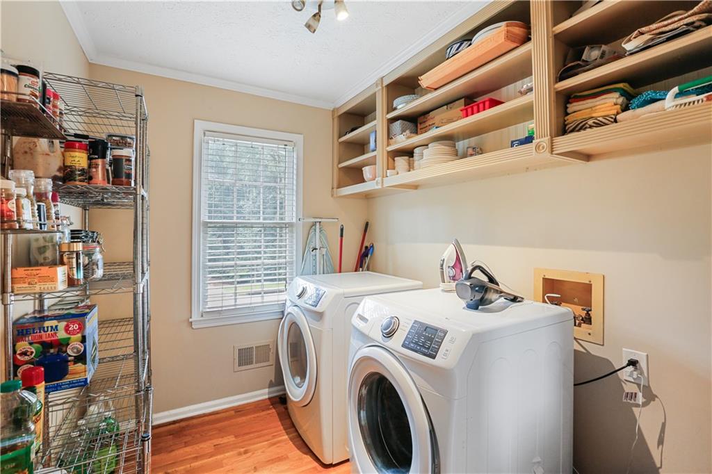 1575 Thoreau Drive Property Photo 29