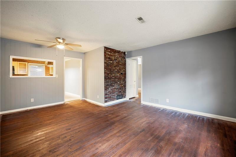 1089 Indale Place Sw Property Photo 5