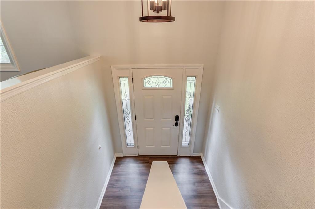 1298 Oakcrest Court Sw Property Photo 6