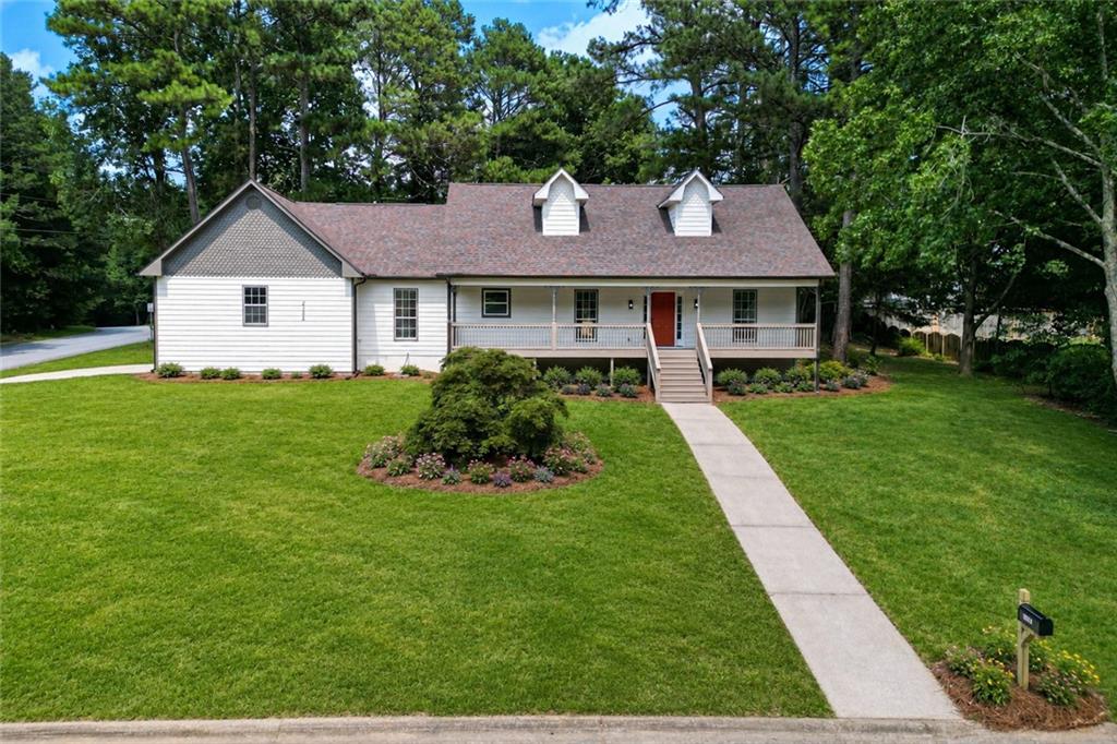 2125 Brandon Acres Drive Property Photo 1