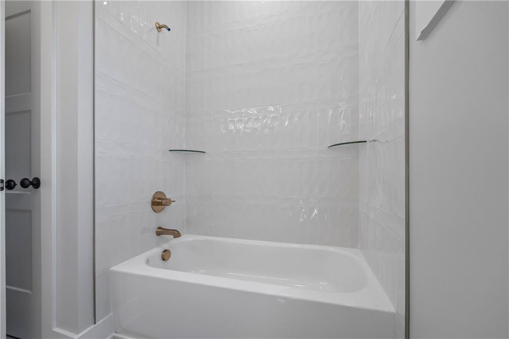 4705 H D Atha Road Property Photo 56