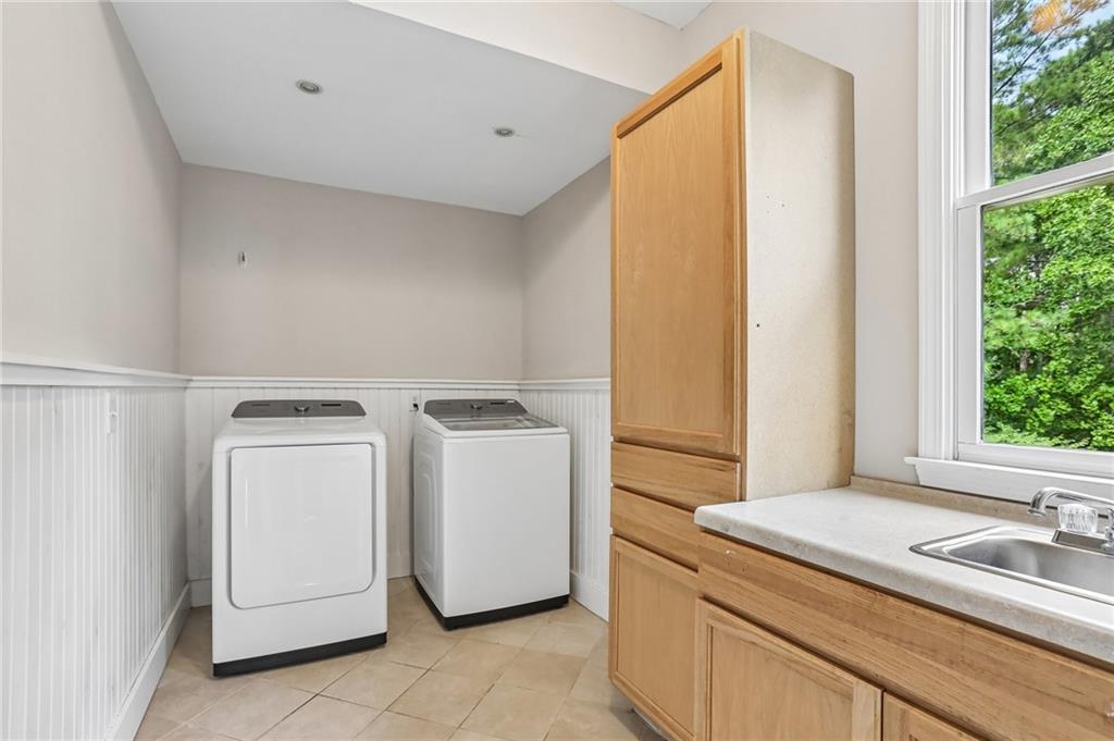 7 Adelaide Crossing Property Photo 29