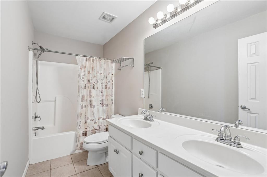 7 Adelaide Crossing Property Photo 33