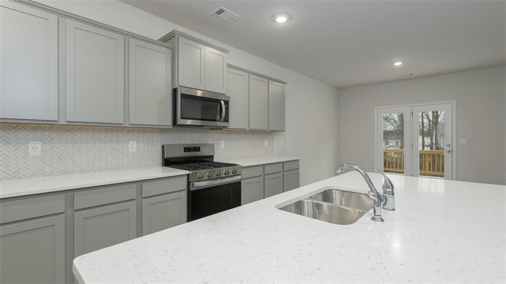 2241 Edgecombe Lane Property Photo 13
