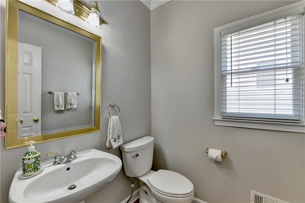 720 Brafferton Way Property Photo 32