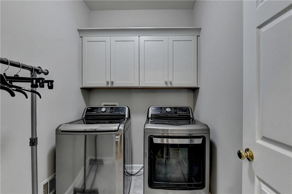 720 Brafferton Way Property Photo 33