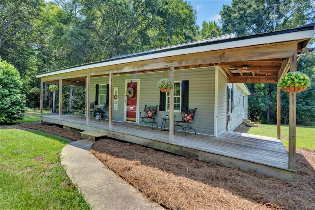 2089 Highway 81 S Property Photo 4