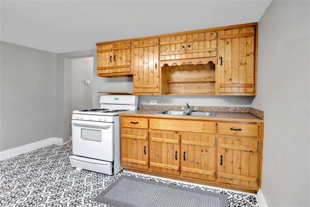 2089 Highway 81 S Property Photo 9