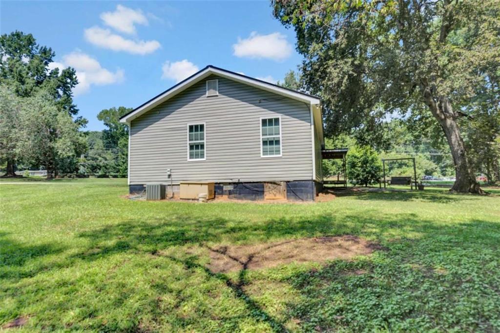 2089 Highway 81 S Property Photo 32