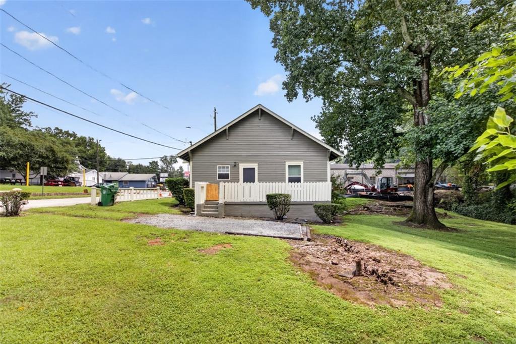 1070 Forrest Avenue Property Photo 7