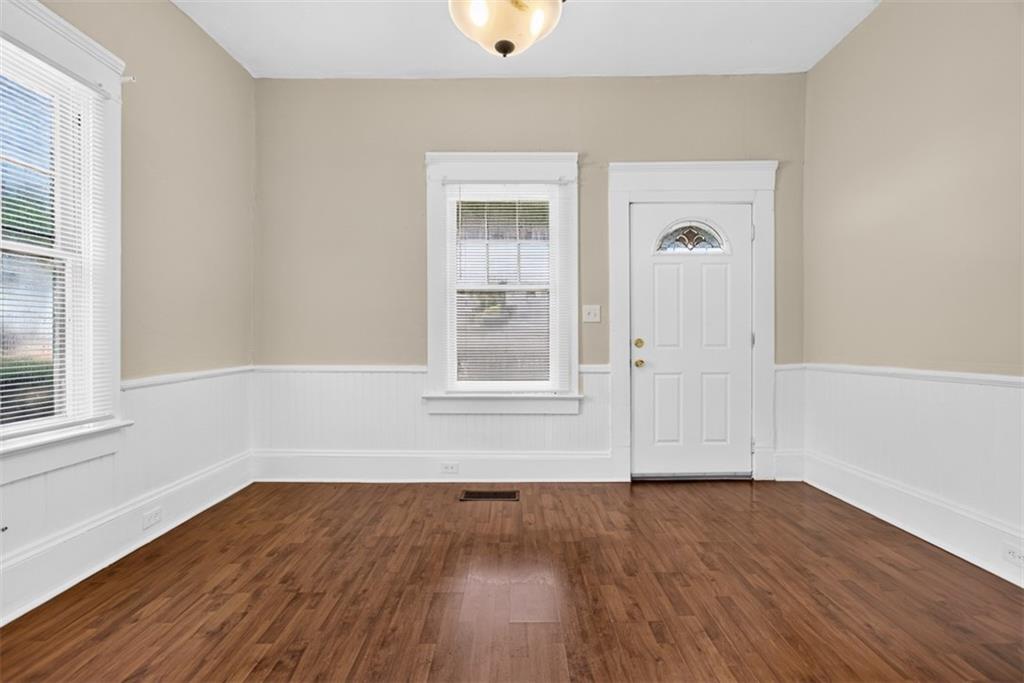 1070 Forrest Avenue Property Photo 14