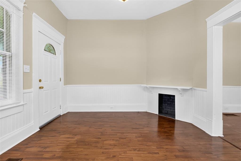 1070 Forrest Avenue Property Photo 15